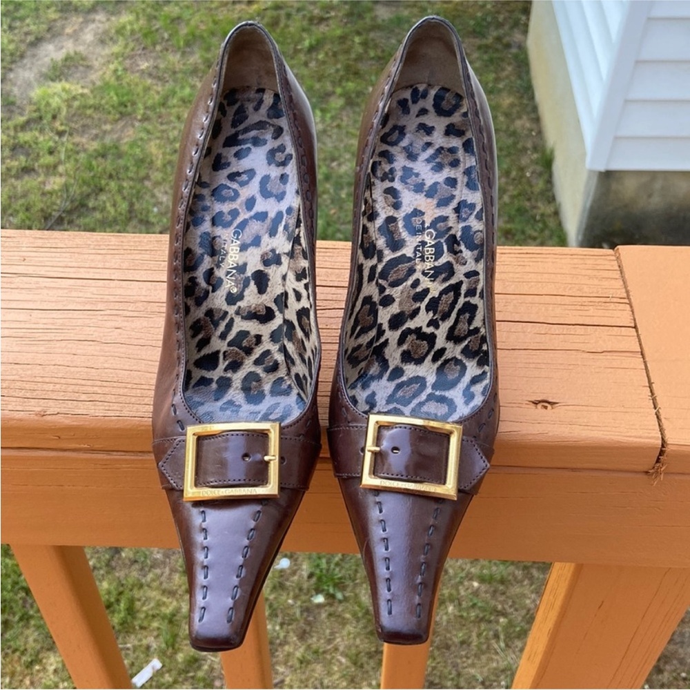 Dolce & Gabbana Brown Leather Pointed Toe Heels‎ with Gold Buckle